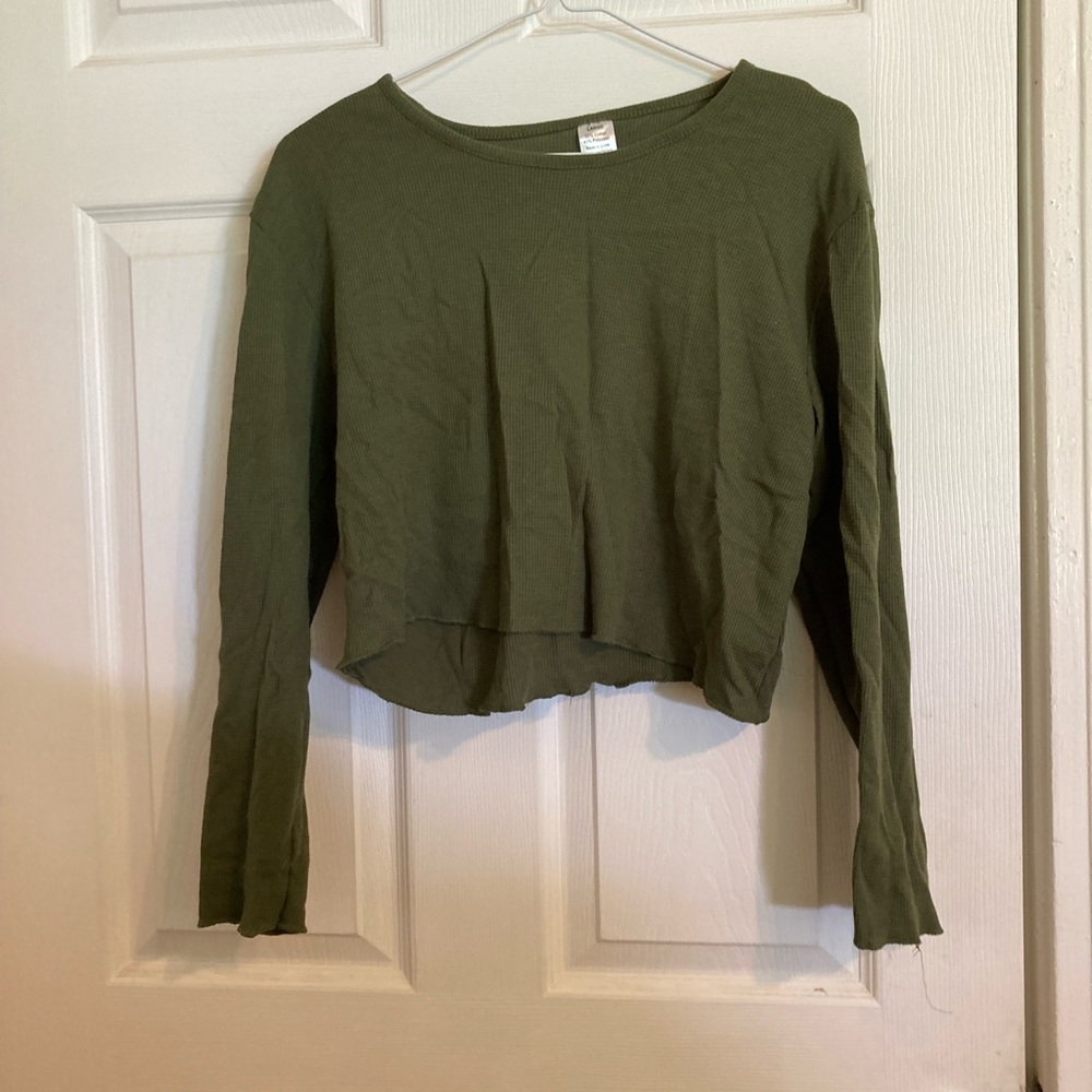 Green long sleeved crop top